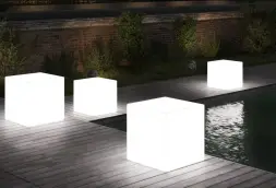 Светящийся куб Piazza 600 мм Подсветка: RGB/W, ландшафтное крепление