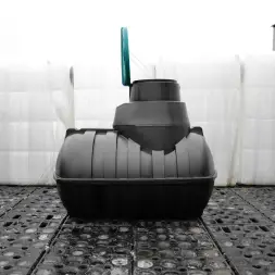 Емкость подземная U 2000 черный