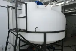 Емкость ЦКТ 3000 л с патрубком 90мм под плотность до 1,2 г/см³ белая в обрешетке