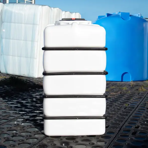 Емкость K 3000л белая в обрешетке