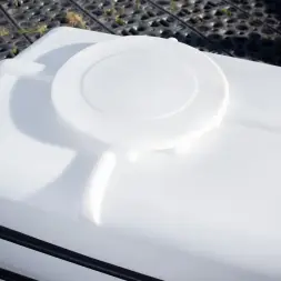 Емкость K 3000л под плотность до 1.2 г/см3 белая в обрешетке