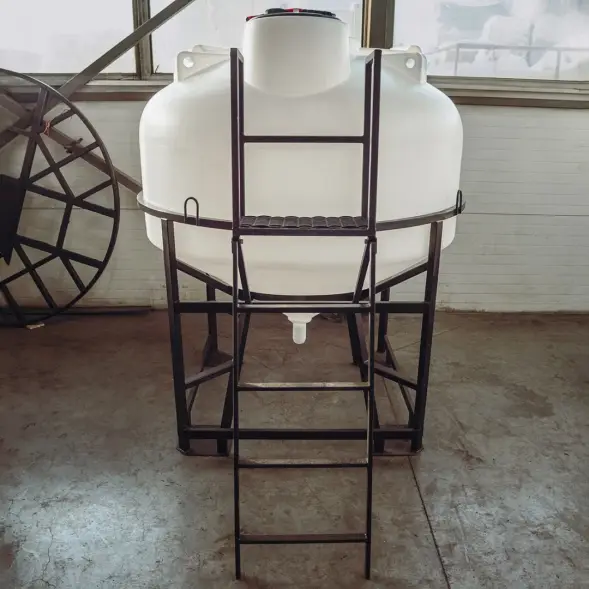 Емкость ЦКТ 3000 л с патрубком 110мм под плотность до 1,5 г/см3 белая в обрешетке с лестницей