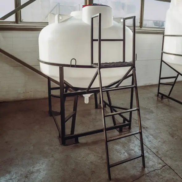 Емкость ЦКТ 3000 л с патрубком 160мм под плотность до 1,5 г/см3 белая в обрешетке